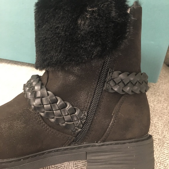 - 🐡Blowfishes Black Zip up Boots 🐡 - Picture 12 of 15